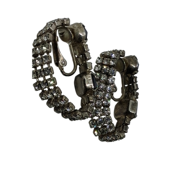 Vintage 50s Black And White Rhinestone Wrap Around Clip Earrings - Picture 7 of 8